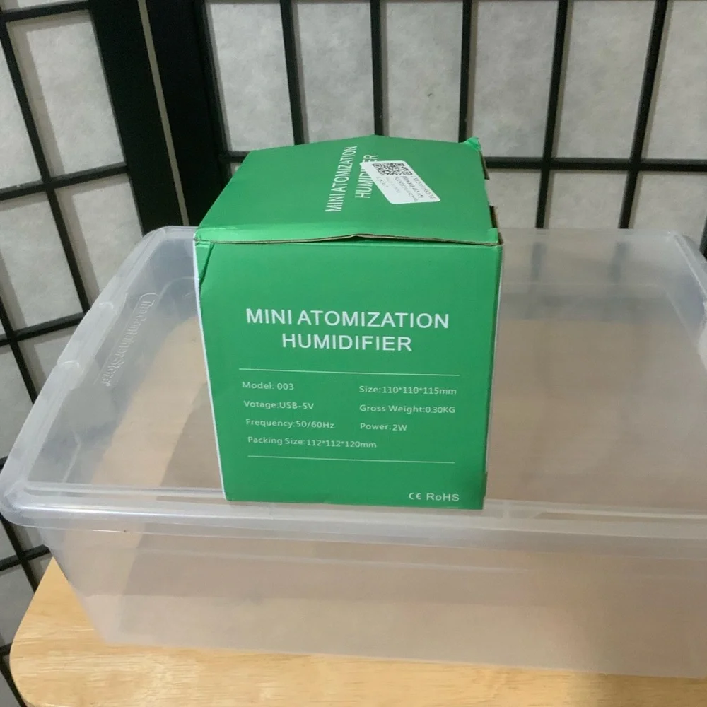 NWT Mini Humidifier Atomizer